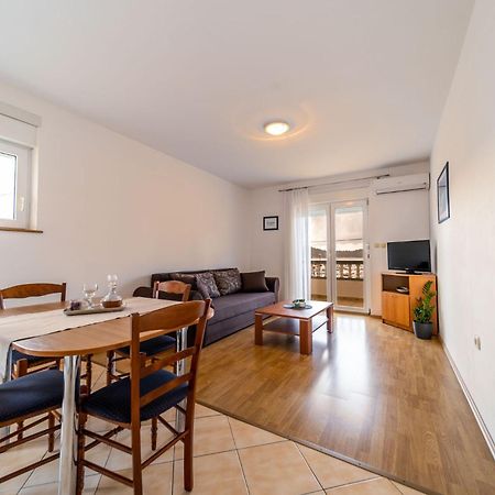 Apartmani Devcic Palit Екстериор снимка
