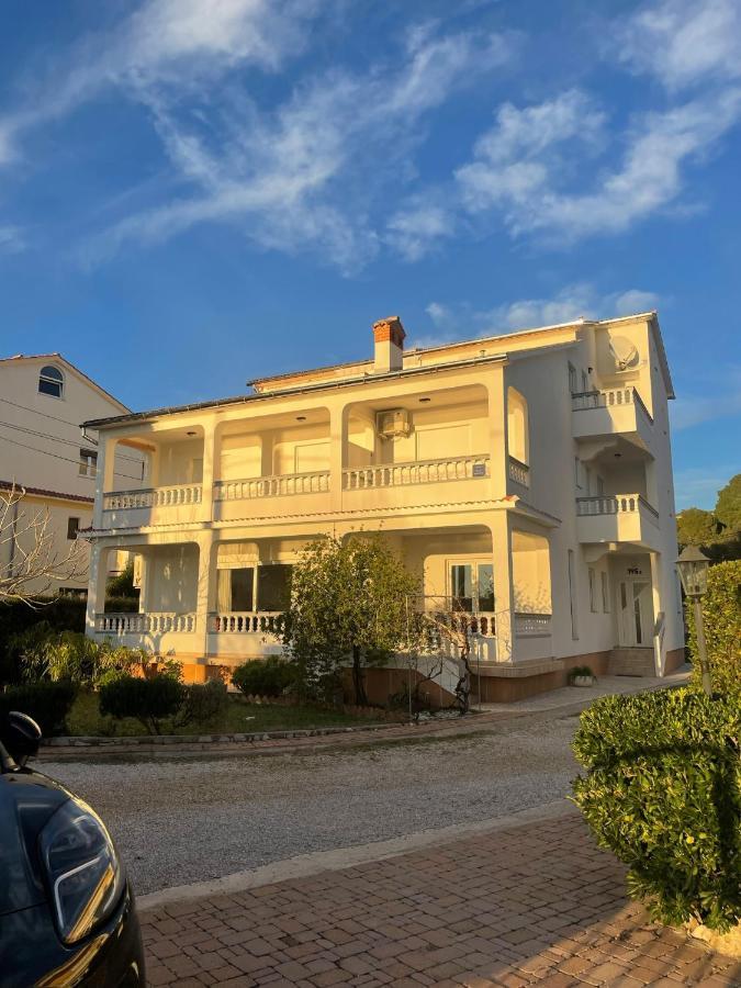 Apartmani Devcic Palit Екстериор снимка