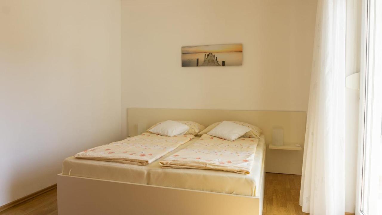 Apartmani Devcic Palit Екстериор снимка
